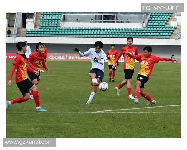 赛后分析:上海足球队与北京足球队实力对比及比赛亮点回顾 赛后分析:上海足球队与北京足球队实力对比及比赛亮点回顾